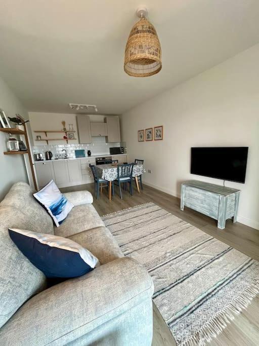 פוולהלי Beach Front Apartment מראה חיצוני תמונה